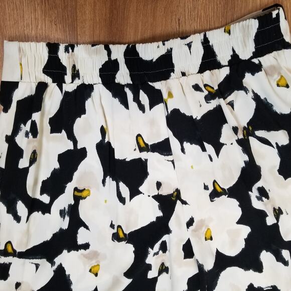 Nine West Women's Black & White Floral Crop Wide Leg Pants Pull-On Size M - Picture 4 of 9